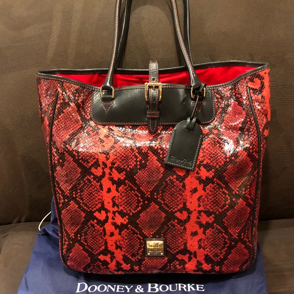 Dooney & Bourke Large tote